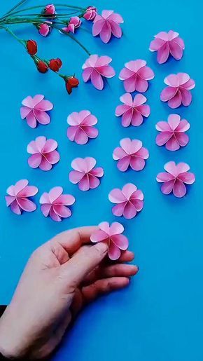 Rose Ideas, Kraf Kertas, Instruções Origami, Handmade Paper Crafts, Handmade Flowers Paper, Diy Paper Crafts Decoration, Paper Flowers Craft, Diy Crafts Paper Flowers, Paper Rose