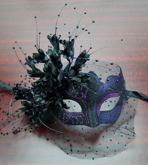 Italian Masquerade, Purple Masquerade Mask, Masquarade Mask, Diy Masquerade Mask, Masquerade Ball Outfits, Masquerade Mask Diy, Purple Mask, Flower Mask, Plastic Mask