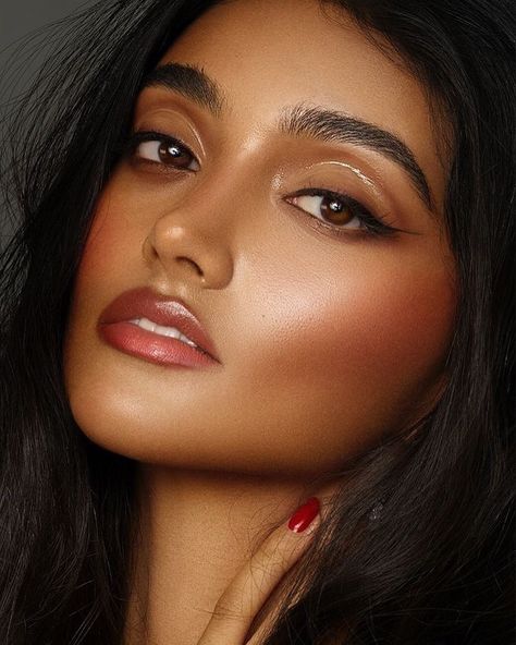 Wedding Makeup Brown Skin Indian, Makeup Filipino, Brown Skin Bridal Makeup, Dusky Indian Women, South Asian Makeup Looks, Natural Bridal Makeup Indian, Soft Glam Indian, Brown Skin Makeup Indian Natural, Dusky Skin Bridal Makeup