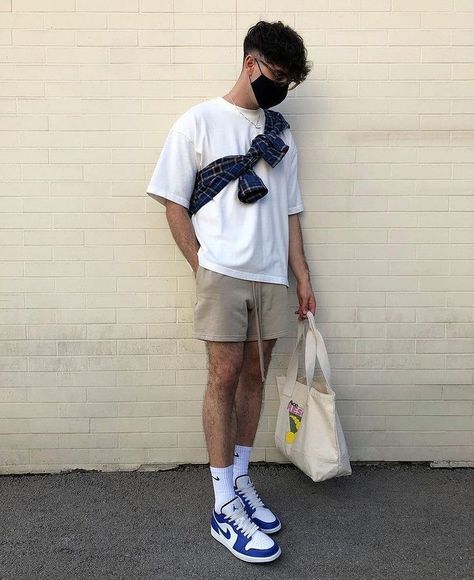 California Fits Men, Mens Outfits Summer Street, Jordans Mens Outfit, Streetwear With Shorts, Summer Outfits Men Streetwear Casual, Jordans Outfit Men, Urban Summer Outfits, Streetwear Shorts Outfit, Outfit Ideas Men Summer