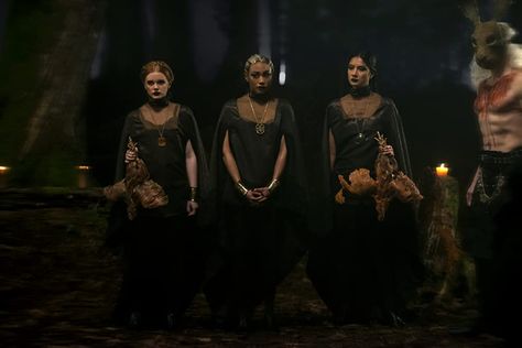 The Weird Sisters, Abigail Cowen, Sabrina Witch, Weird Sisters, Chilling Adventures Of Sabrina, Sabrina Spellman, Dark Arts, Movie Shots, Southern Gothic