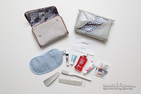 Air France Business Class & Premium Economy Amenity Kits  - empfohlen von First Class and More Carry On Toiletries, Valentine Cocktails, Premium Economy, Amenity Kits, Airplane Travel, Anniversary Trips, Air France, Business Class, Travel Board