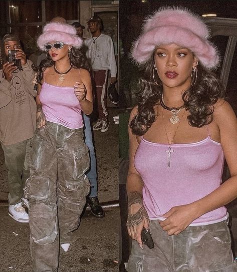 the culture on Twitter: "… " Looks Rihanna, Rihanna Outfits, Rihanna Looks, Fur Hats, 2000s Outfits, Rihanna Style, 2000s Fashion Outfits, Fur Hat, Vacation Mode