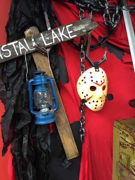 Slasher Movie Halloween Party, Slasher Decorations, Nightmare On Elm Street Party Decorations, 80s Horror Party, Horror Movie Themed Party Decorations, 80s Slasher Party, Friday 13 Birthday Party Ideas, Slasher Movie Party, Slasher Themed Halloween Party