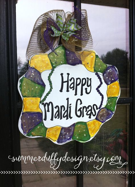 FREE SHIPPING! Mardi Gras wooden door hanger. King Cake door hanger. Happy Mardi Gras. Puprle, gold, green. glitter. Mardi Gras wreath by SummerDuffyDesign on Etsy Mardi Gras Door, Spirit Sticks, Mardi Gras Crafts, Mardi Gras Wreath, Wooden Door Hanger, Wood Hanger, Summer Door Hanger, Mardi Gras Decorations, King Cake