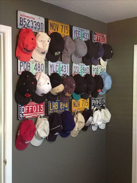 Baseball Hat Display Ideas Wall Bedroom, Baseball Cap Collection Display, Hat Collection Display Ideas, Hat Wall Display Baseball Cap, Belt Hanger Ideas Diy, Boys Hat Wall, Diy Cool Home Decor, Ball Cap Wall Display, Cap Display Ideas Wall