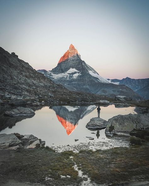 Riffelsee, Switzerland 🇨🇭 Photo by @kaegiroam 👍 . . Follow @nationaldestinations 🤩  Follow @nationaldestinations 🤩 Get Paid To Travel, Paid To Travel, The Matterhorn, Visit Switzerland, Visit Europe, Destination Voyage, Amazing Sunsets, Zermatt, Beautiful Sunrise