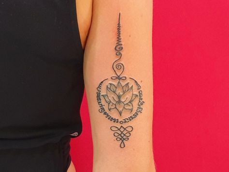 Sak Yant Lotus Flower Tattoo, Small Sak Yant Tattoo, Sak Yant Lotus, Hand Poke Tattoo, Sak Yant Tattoo, Flower Tattoo Back, Sak Yant, Thai Tattoo, Hand Poked Tattoo