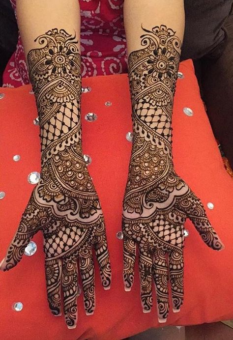 #MehndiDesigns Rajasthani Mehndi Designs, Floral Henna Designs, Mehndi Designs 2018, Bridal Mehendi Designs Hands, Henna Art Designs, Bridal Henna Designs, Mehndi Design Pictures, Modern Mehndi Designs, Engagement Mehndi Designs