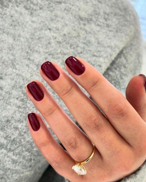 Short Nail Black, Red Short Square Nails, Black Cherry Nails, Nail Black, Manicure Inspiration, Cherry Nails, Short Square Nails, Nail Colours, Short Acrylic