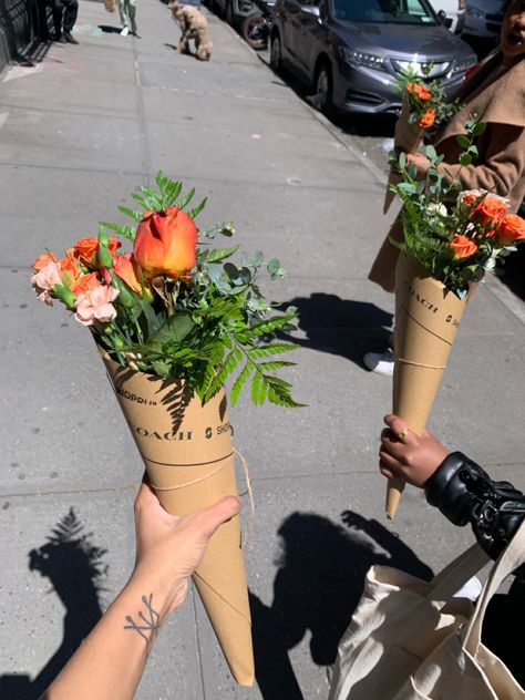 Flowers, spring, NYC, springtime, aesthetic floral, flower, tulips, roses, friendship, new york city, new york, besties, coach, spring vision board Flower District New York, Spring Vision Board, New York Flowers, Springtime Aesthetic, Spring Nyc, New York Flower, Aesthetic Floral, City New York, Flowers Spring