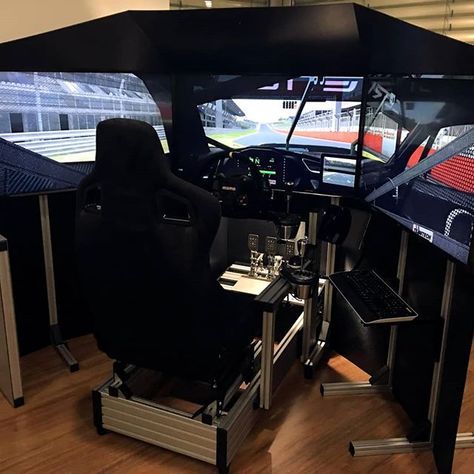 Car Simulator, Flight Simulator Cockpit, Driving Simulator, Pc Gaming Setup, Video Game Room Design, Gaming Setups, Video Game Rooms, Racing Simulator, Man Cave Home Bar