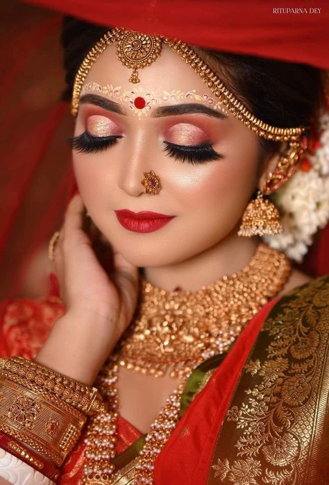 Bengali Bride Eye Makeup, Bridel Mekup Indian Bridal, Bengali Eye Makeup, Lakme Makeup, Eye Mekup, Indian Party Makeup, Bride Eye Makeup, Kolka Design, Alta Design