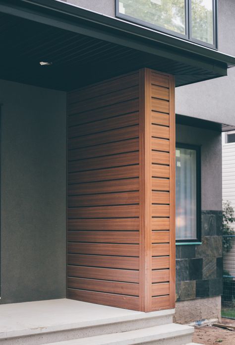 Cedar Pillars Front Porch Modern, Wood Panels Exterior House, Modern House Wood Exterior, Modern Siding Ideas Exterior, Exterior Wood Paneling, House Exterior Front Porch, Contemporary Front Porch, Brick House Siding, Contemporary House Designs