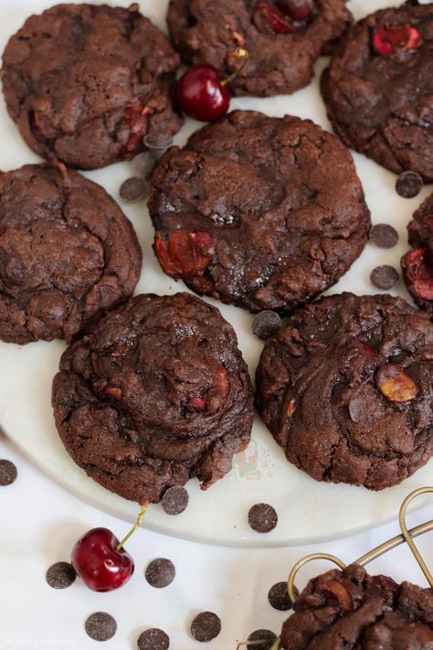 Black Forest Cookies Recipe, Black Forest Cookies, Forest Cookies, Black Forest Gateau, Cookies Stuffed, Janes Patisserie, Best Cookies Ever, Chocolate Sponge Cake, Vegan Bakery