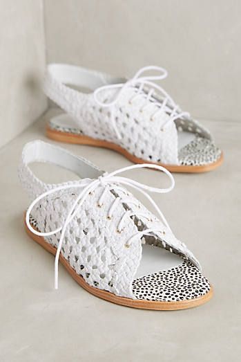 Sandal Rajut, Trending Womens Shoes, Shoe Wardrobe, Crochet Sandals, Crochet Shoes, Womens Shoes High Heels, Crochet Slippers, Diy Shoes, Pretty Shoes