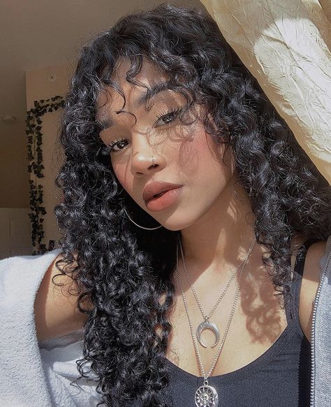 Natural Curly Hair Cuts, Natural Hairstyle, Cute Curly Hairstyles, Beauty Inspo, Curly Hair Inspiration, Curly Girl Hairstyles, Curly Hair With Bangs, Curly Hair Cuts, Curly Girl