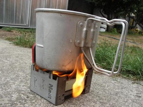 DIY Stove: Candle cooker - Survivalist Forum Diy Stove, Survival Stove, Camping Cooking Gear, Pill Bottles, Camp Life, Camp Cooking, Cool Outfits For Men, Camping Life, Gas Grill