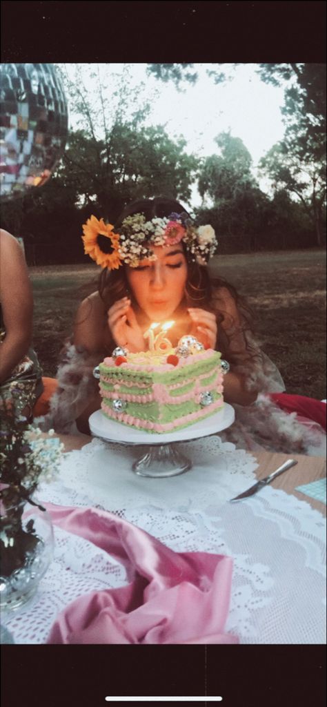 Fairytale Aesthetic Birthday Party, Fairy Theme Birthday Party Aesthetic, 28th Birthday Party Theme, Cottagecore Party Decor Ideas, Flower Crown Birthday Party, Cottagecore Aesthetic Party, Fairy Party Adult, Fairycore Birthday Party, Countryside Birthday