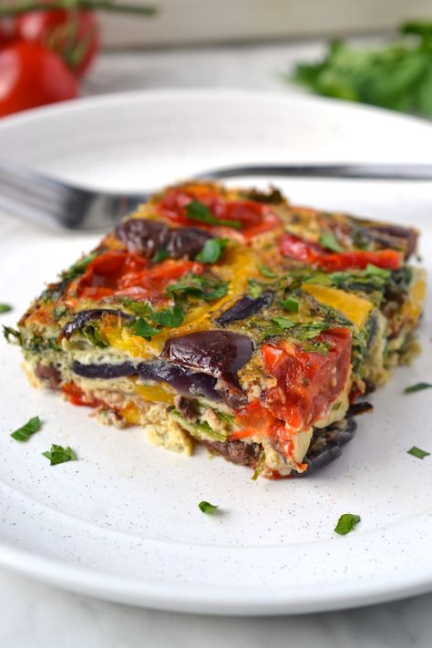 Greek Frittata great for a vegetarian meal #vegetarianrecipe #healthyrecipe Greek Breakfast Casserole, Greek Frittata, Fritata Recipe, Vegetarian Breakfast Casserole, Mexican Eggs, Greek Chicken Salad, Oven Roasted Tomatoes, Grilled Eggplant, Dairy Free Diet