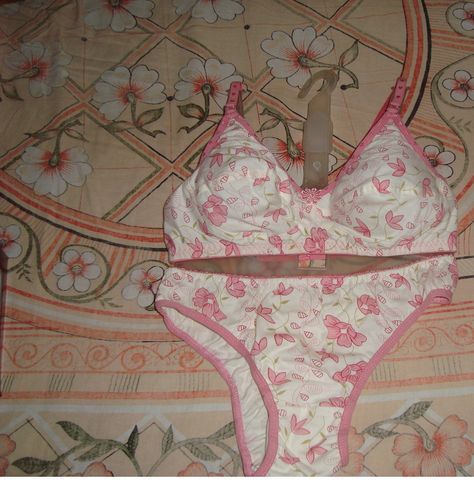 ART Pink Flowers Bra panty Set   visit us  at www.premiumtowelexportindia.com Bra Snap Ideas, Garl Photo, Bra Ideas, Bra Organization, Indian Dress Up, Haha Photos, Itunes Card, Blurred Lights, Bff Hands Aesthetic