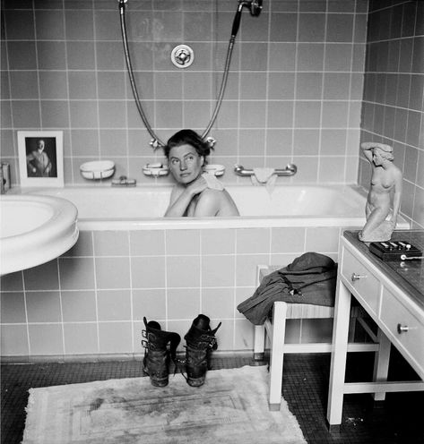 Roland Penrose, Astrud Gilberto, Edward Steichen, Vogue Models, Lee Miller, In The Bathtub, Vivian Maier, Annie Leibovitz, Fred Astaire