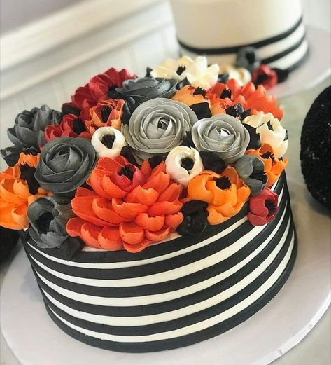 White Flower Cake, Spectacular Cakes, White Flower Cake Shoppe, Pasteles Halloween, Halloween Colors, Cupcake Cake Designs, Winter Cake, Fall Cakes, Special Occasion Cakes