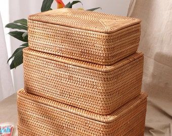 Wicker Baskets for Home Office Organization Home Storage - Etsy Brasil Paint Storage Diy, Baskets Home Decor, Storage Baskets With Lids, Rattan Storage, Desk Essentials, Paint Storage, Basket With Lid, Rustic Storage, Lid Storage