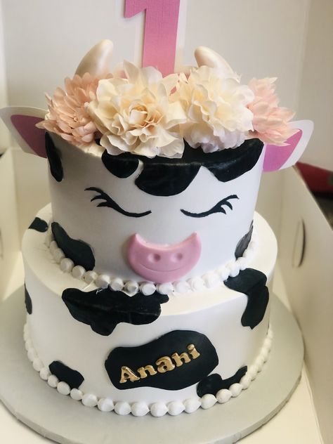 Pink Cow Cake Ideas, 2tier Cake, Cow Things, 26 Birthday Cake, Cow Cakes, Amazing Crafts, 26th Birthday, Pink Cow, 8th Birthday