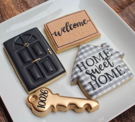 | Cookie Art | Housewarming Dessert Ideas | Custom Cookies | Lettered Home Sweet Home Cookies | Housewarming Cookies, Cookie House, Decorating Cakes, Sugar Cookie Designs, Fancy Cookies, Creative Cookies, Cookie Inspiration, Etsy Christmas, Iced Cookies