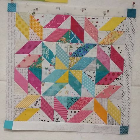 Bonnie And Camille Quilts Free Pattern, Crumb Quilts Bonnie Hunter, Baby Quilts Scrappy Bonnie Hunter, Alletaire Quilt Bonnie Hunter, Bonnie Hunter Mystery Quilt 2022, Amish Quilts, Bonnie Hunter, Dresden Plate, Mystery Quilt