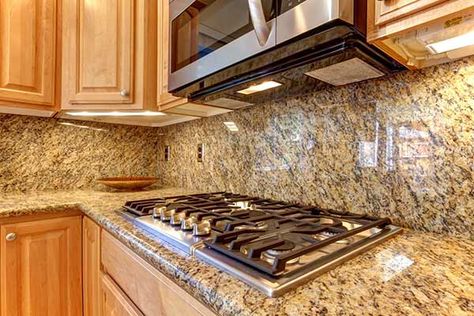 img Medium Brown Kitchen Cabinets, Granite Backsplash, Backsplash Patterns, Countertop Backsplash, Cherry Kitchen, Countertop Surfaces, Colorful Kitchen, Backsplash Designs, Brown Kitchens