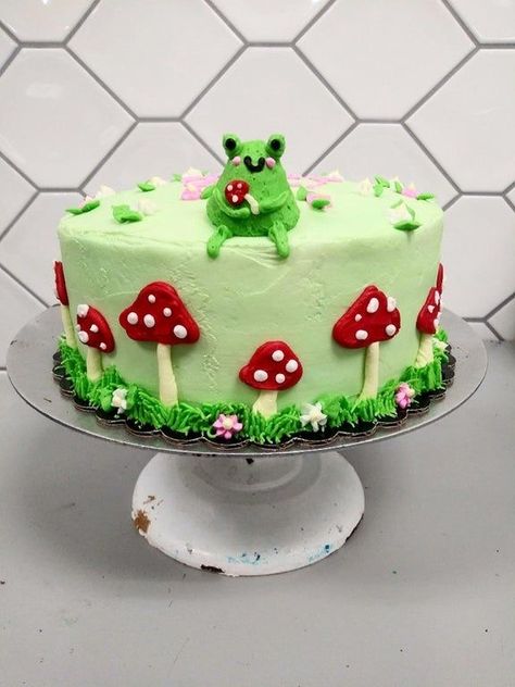 Bolo Naruto, Frog And Mushroom, Mushroom Cake, Green Cake, Cute Baking, Simple Birthday Cake, Tasty Baking, Pretty Birthday Cakes, Cute Birthday Cakes