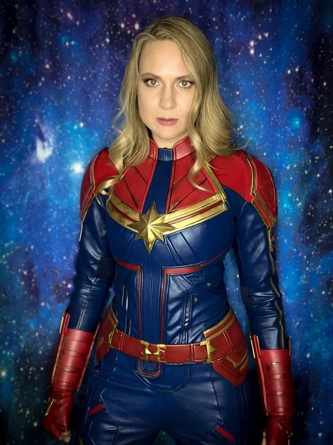 Susie Creates Cosplay (@susie_creates) / Twitter Marvel Avengers Bedroom, Captain Marvel Costume, Brie Larson Captain Marvel, Funny Sites, Epic Cosplay, Carol Danvers, Cool Cosplay, Marvel Avengers Funny, Marvel Cosplay