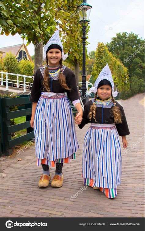 Dutch Clothing, Dutch Costume, Culture Dress, Paint People, Dutch Language, Dutch Girl, Traditional Outfit, Wooden Clogs, International Day