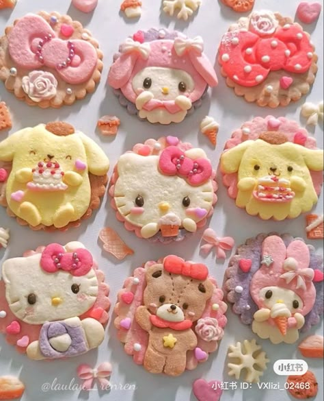 Sanrio Treats, Sanrio Cookies, Cute Meals, Sanrio Food, Kitty Cookies, Hello Kitty Cookies, Decorações Com Comidas, Sanrio Stuff, Kawaii Dessert