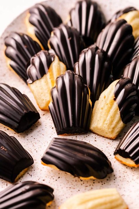 Chocolate Dipped Madeleines Recipe Madelines Recipe, Madeleines Recipe, Compound Chocolate, Madeleine Cake, Madeline Cookies, Madeleine Recipe, Lemon Poppyseed Bread, French Cookies, Madeleine Cookie