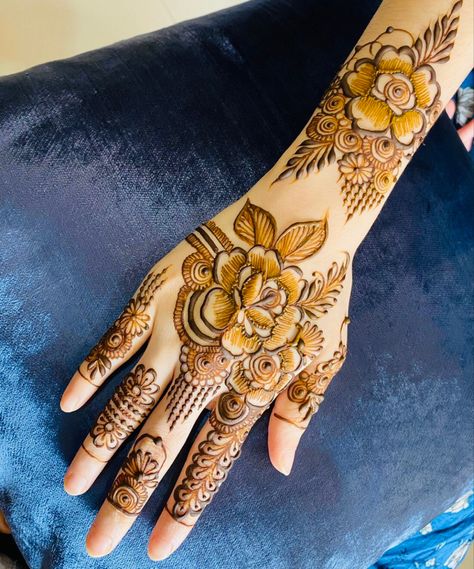 Mehndi Image, Small Mehndi Designs, Small Mehndi, Stylish Back Hand Mehndi, Back Side Mehndi Design, Side Mehndi Design, Back Side Mehndi, Hand Mehndi Designs, Mehedi Design