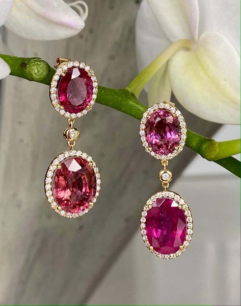 For Sale on 1stDibs - Joon Han one-of-a-kind rubellite, multi-pink tourmalines and diamond earrings, handcrafted in 18 Karat yellow gold. Luxurious, beautiful dangle earrings White Gold Drop Earrings, Real Diamond Earrings, American Diamond Jewellery, Pave Diamond Earrings, Gemstone Drop Earrings, Diamond Dangle Earrings, Art Nouveau Jewelry, Diamond Drops, Fabulous Jewelry