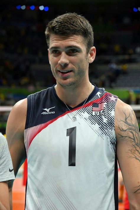 Matthew Anderson Olympic Athletes Men, Matt Anderson Volleyball, Usa Volleyball Team, Volleyball Jersey Design, Matthew Anderson, Boy Senior Portraits, Matt Anderson, Usa Volleyball, Volleyball Uniforms