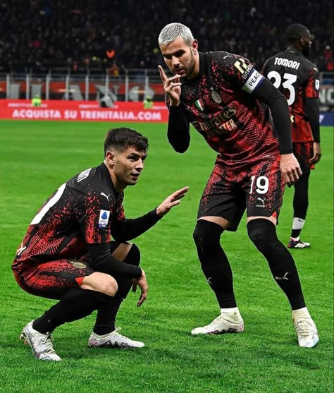 Ac Milan Players, Brahim Diaz, Theo Hernandez, Milan Wallpaper, Football Moments, Wallpaper Football, Milan Football, Messi Wallpapers, Players Club