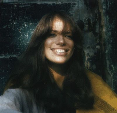 70s Female Icons, Carly Simon Style, Carly Simon Aesthetic, Carly Simon Hair, Carly Simon 70s, Vintage Pfps, 70s Life, 70s Singers, Celeb Pictures