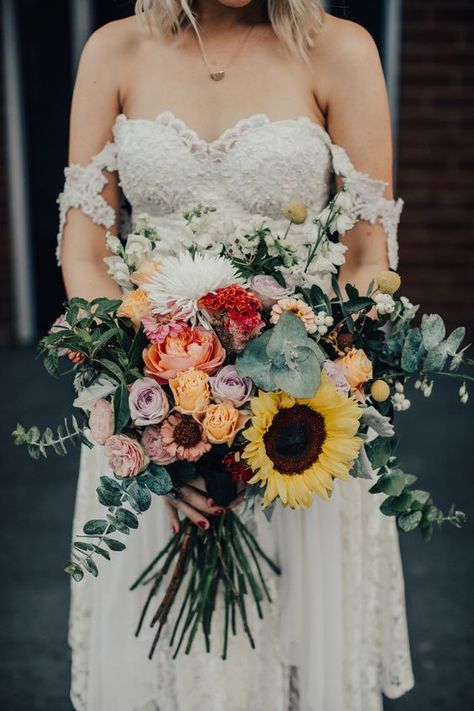 Beautiful Sunflower Wedding Decor Ideas | by Bride & Blossom, NYC's Only Luxury Wedding Florist -- Wedding Ideas, Tips and Trends for the Modern, Sophisticated Bride Yellow Wedding Bouquet, Wedding Flower Trends, Sunflower Wedding Bouquet, Late Summer Weddings, Wedding Flowers Summer, Fall Wedding Bouquets, Fall Wedding Flowers, France Wedding, Yellow Wedding