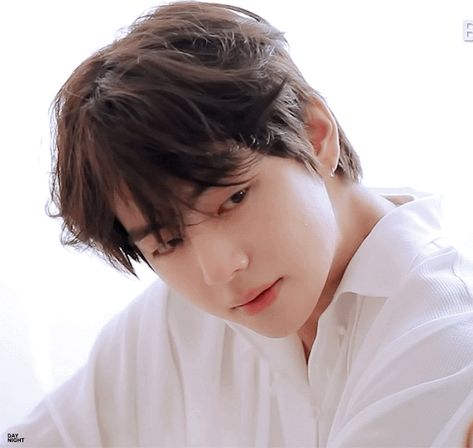 Taehyung  Love Yourself Tear episode Kim Taehyung Bts, Bts Gif, Bts Kim Taehyung, V Kim Taehyung, Kim Tae Hyung, Bts Kim, V Bts, V Taehyung, Bts Taehyung