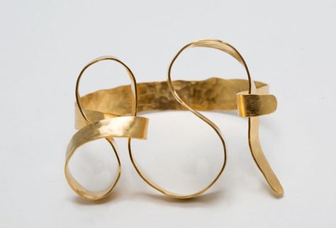 Available for sale from Valerie Goodman Gallery, Jacques Jarrige, BRACELET "Meanders" by Jacques Jarrige gold plated  (2016), Gold plated brass In Another Lifetime, Wire Jewerly, Another Lifetime, Hammered Bracelet, Sculpture Design, 3d Printed Jewelry, Jewelry Contemporary, Jewellery Art, Symbolic Jewelry