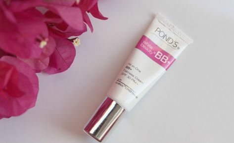 New Ponds BB Cream - Is it worth it? https://www.glossypolish.com/ponds-white-beauty-bb-cream-review/#pondsbbcream @PondsIndia Ponds Bb Cream, Bb Cream Reviews, Essence Makeup, Is It Worth It, Face Facial, Beauty Products Drugstore, Laura Geller, Perfect Skin, Bb Cream