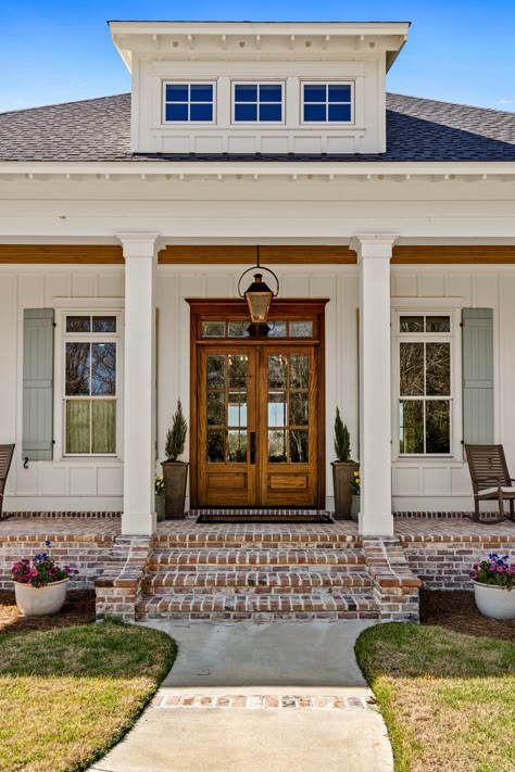 White House Brick Porch, French Country Front Door Ideas, Brick Steps Front Porch, French Country Front Porch Ideas, French Country Exterior Homes, Porch Details, Country House Exterior, White Bungalow, Country Home Exterior