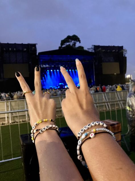 Paramore Bracelet, Hayley Williams, Paramore, Friendship Bracelets, Bracelet, Crochet, Art