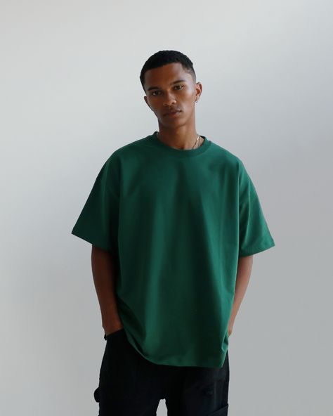 The Luxe Unisex Oversized Tee in College Green. The same comfortable, stretchy, oversized fit you all know and love in fresh new colours. Heavy jersey fabrication Moderate stretch Relaxed, oversized fit Crew neck 95% Cotton, 5% Spandex 280gsm Unbranded Green Oversized Shirt Outfit, Basic T Shirt Outfit, Green Oversized Tshirt, Green T Shirt Outfit, Green Shirt Outfit Men, Green Outfit Men, Tshirt Oversized, Oversize Shirt, Green Tee