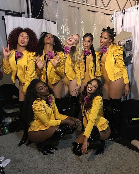 🍋🍋🍋🍋🍋🍋🍋 #quickchange #sisterqueens #formationworldtour #lastshow Ashley Everett, Beyonce 2016, Beyonce Lemonade, Alien Superstar, Beyonce Formation, Hip Hop And R&b, Role Model, Girl Crush, Beyonce